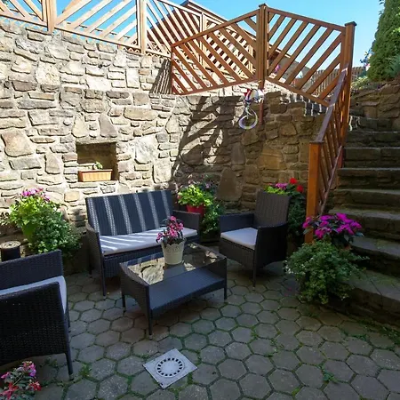 普里瓦朱莉娅旅馆 招待所 3*