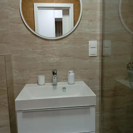 普里瓦朱莉娅旅馆