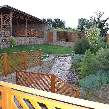 普里瓦朱莉娅旅馆 招待所 韦伯夫