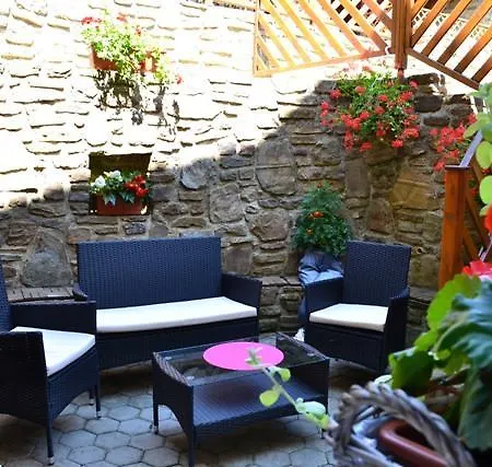 普里瓦朱莉娅旅馆 韦伯夫