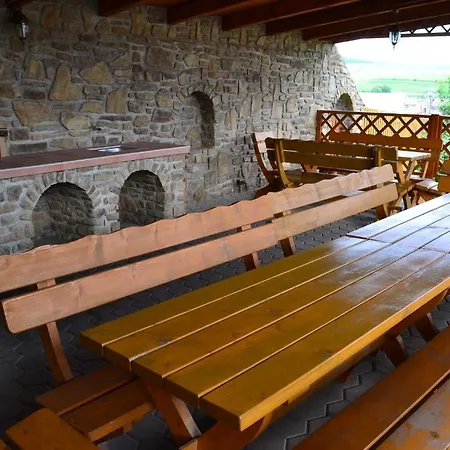 普里瓦朱莉娅旅馆 招待所 3*