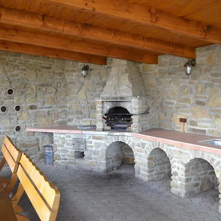 普里瓦朱莉娅旅馆 招待所 3*