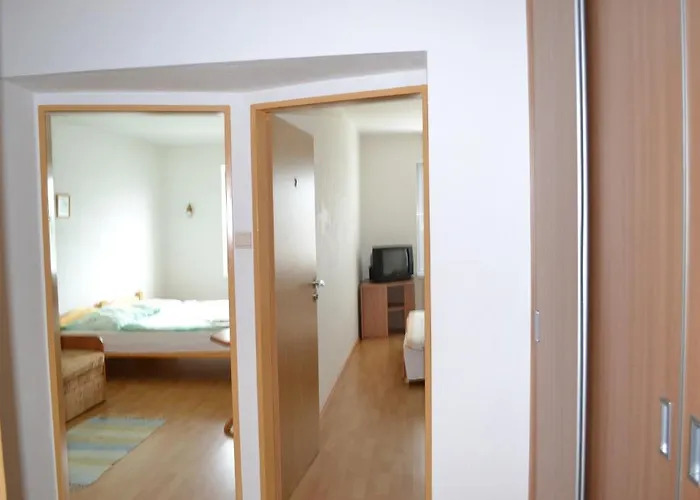 Privat Julia Konukevi 3*